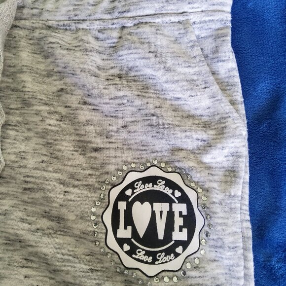 Grey shorts with pockets NWOT - Picture 4 of 6